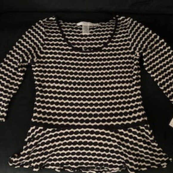 Max Studio Black/White Petite Medium Fall/Winter Top NWT - Picture 2 of 5